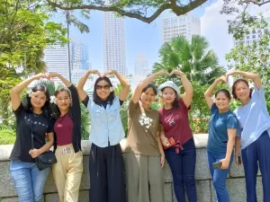 Picnic for Myanmar maids (17) Squoosh