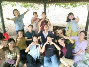 Picnic for Myanmar maids (8) Squoosh